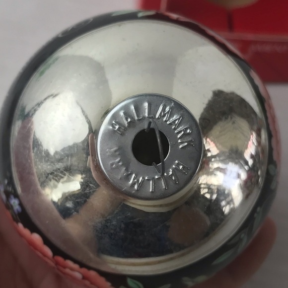 VINTAGE 1988 HALLMARK "Love Grows" Glass Ornament - Picture 7 of 16